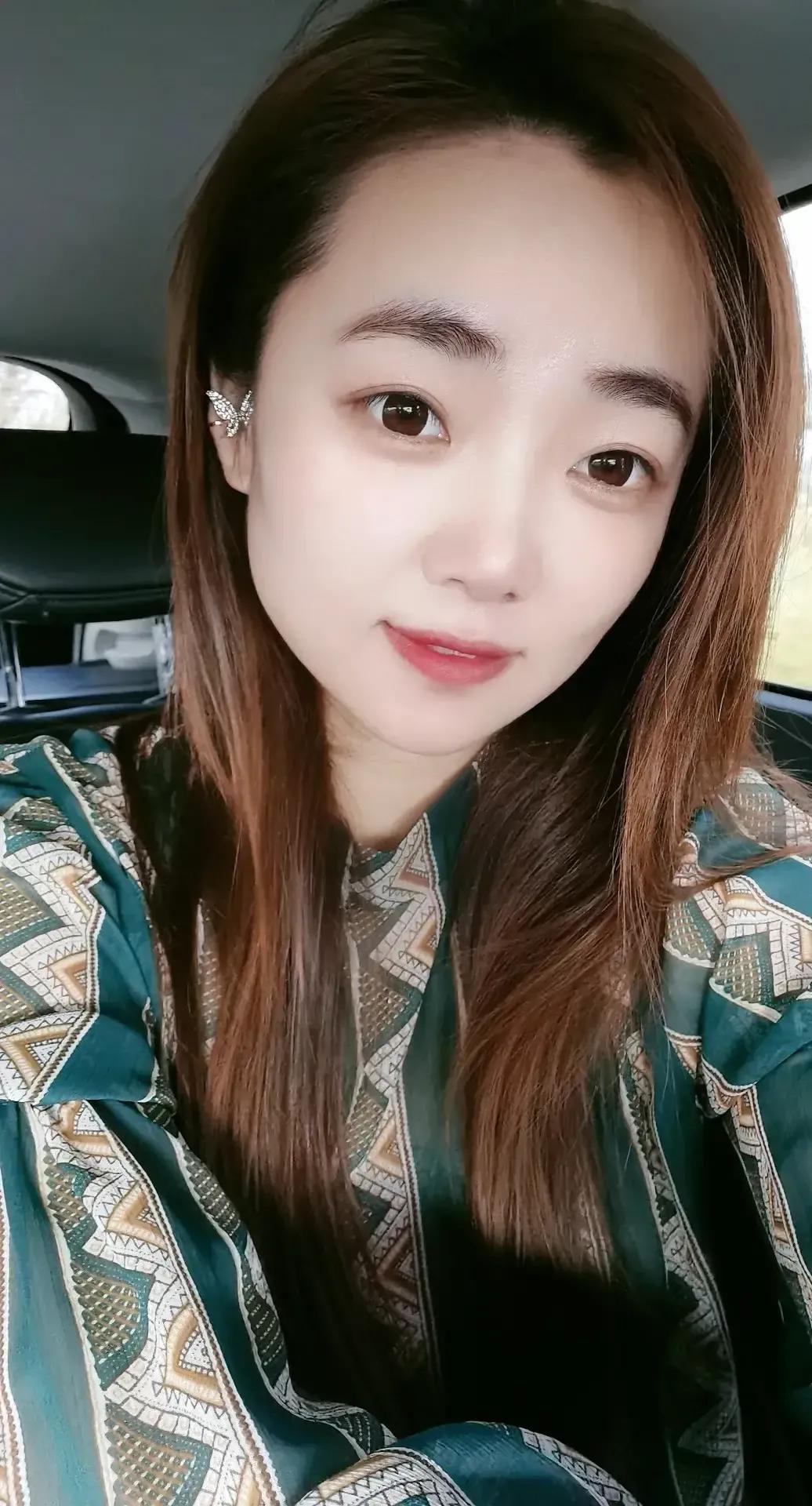 从小跟在我屁股后面的跟屁虫，她最后成了我的妻子