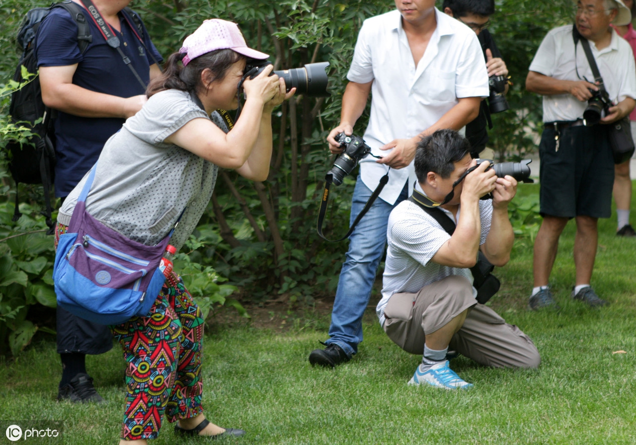 你有乾坤袋，我有RAVPOWERFileHub多功能文件宝