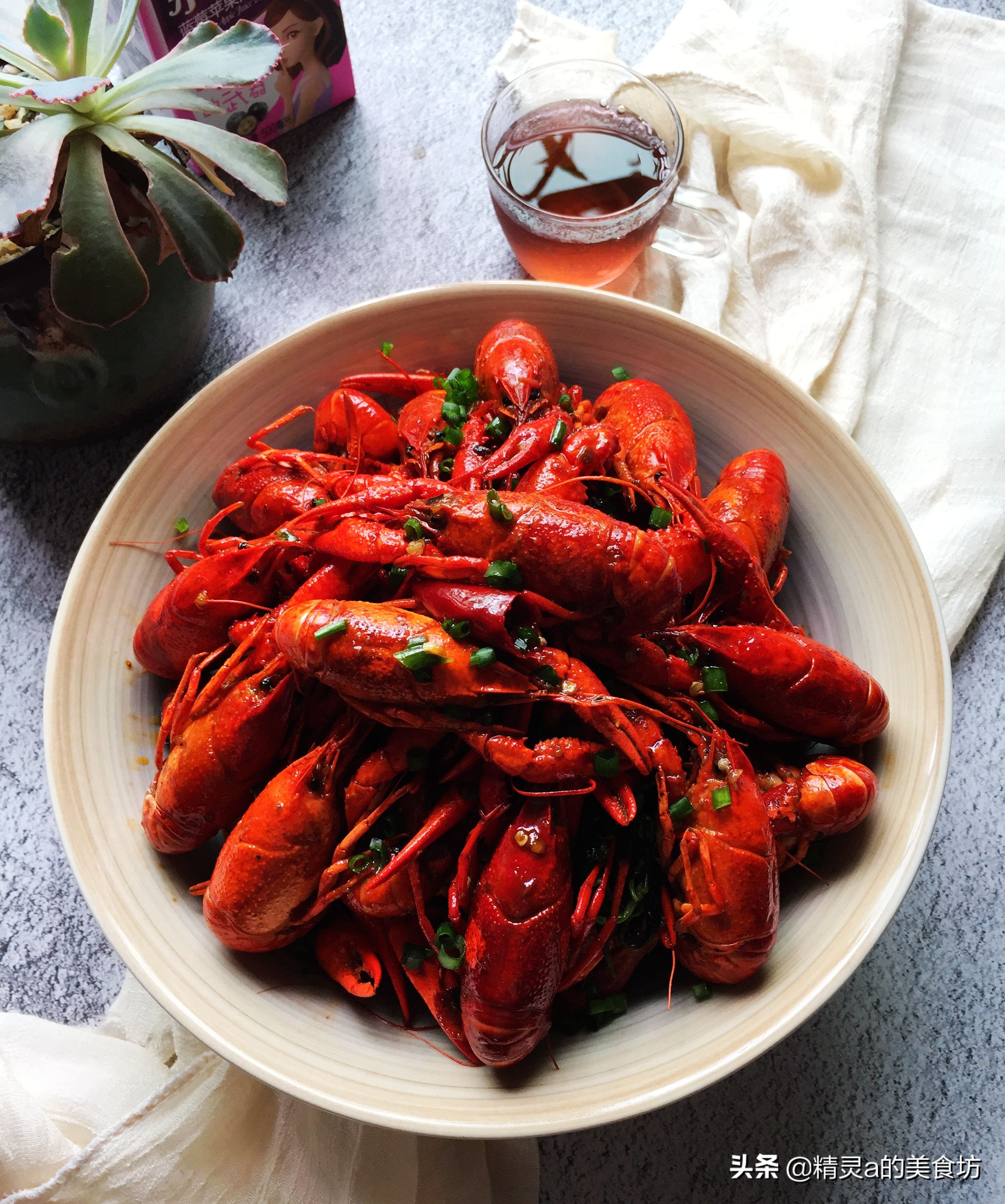 这才是小龙虾的正确打开方式,享用小龙虾的正确姿势get起来