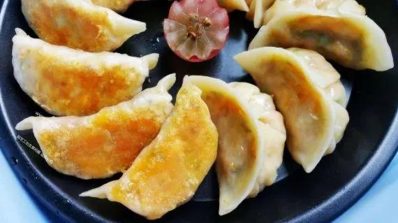 杭州十四中一群毕业生建了微信群，全是清华、北大、复旦…聊天内容却让人流口水