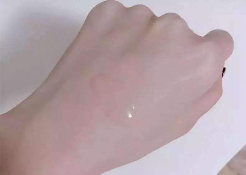 今日份推荐-天下无“痱”的贝亲桃子水