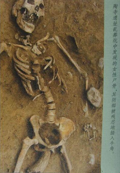 陕北发掘出一座4300年前的石头城，揭开了一个惊天之谜