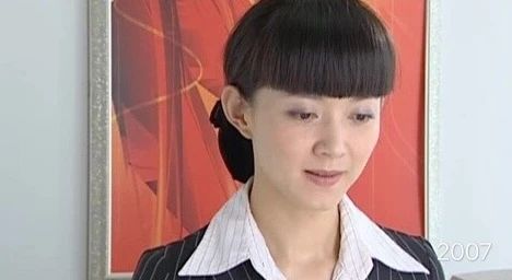 《鬓边》中爱上儿子嫁给老子的美艳新派大姐，盘点刘敏的容貌变化