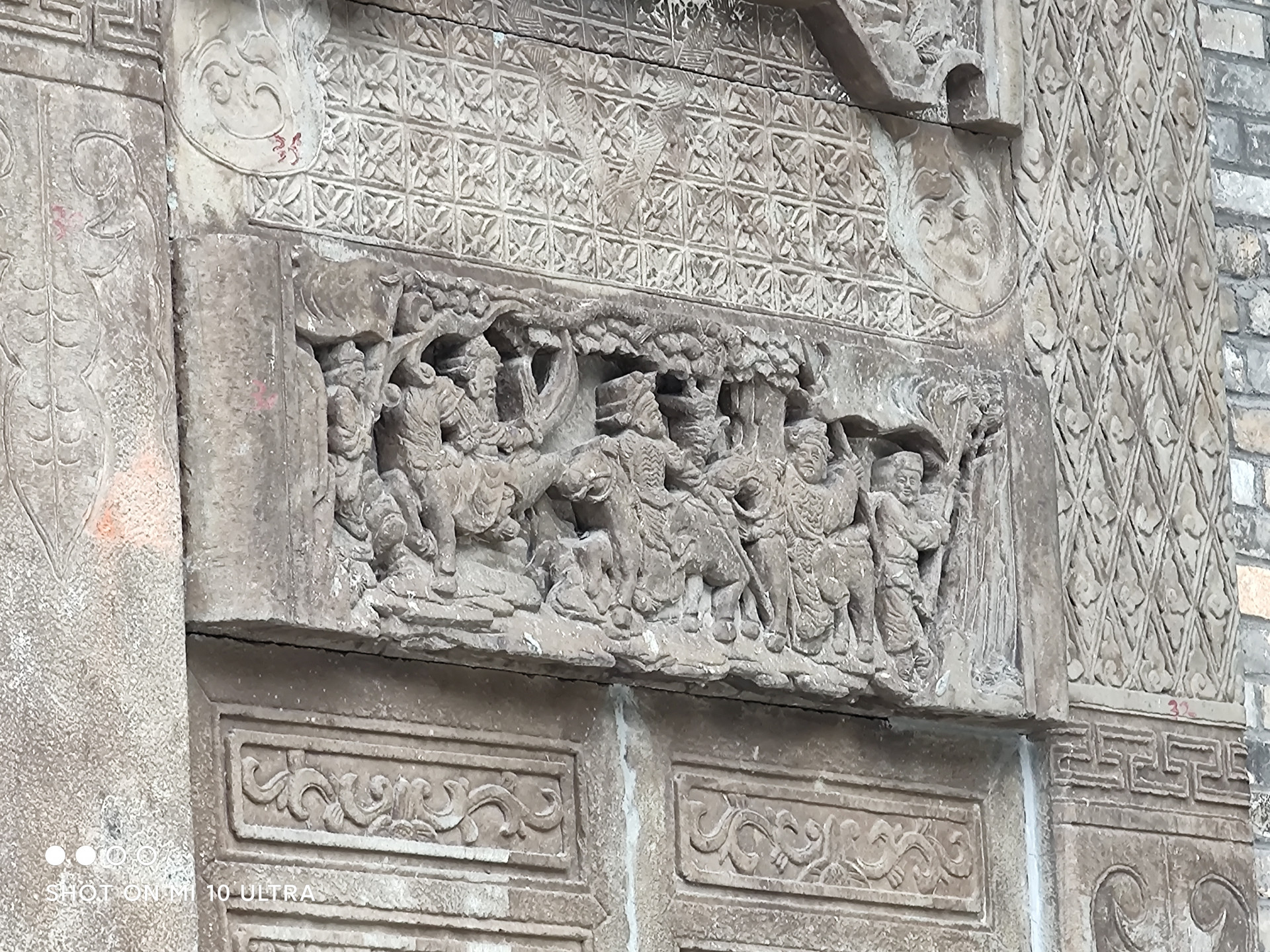 小米10至尊纪念版和华为p40pro+,小米10至尊纪念版对比华为mate40