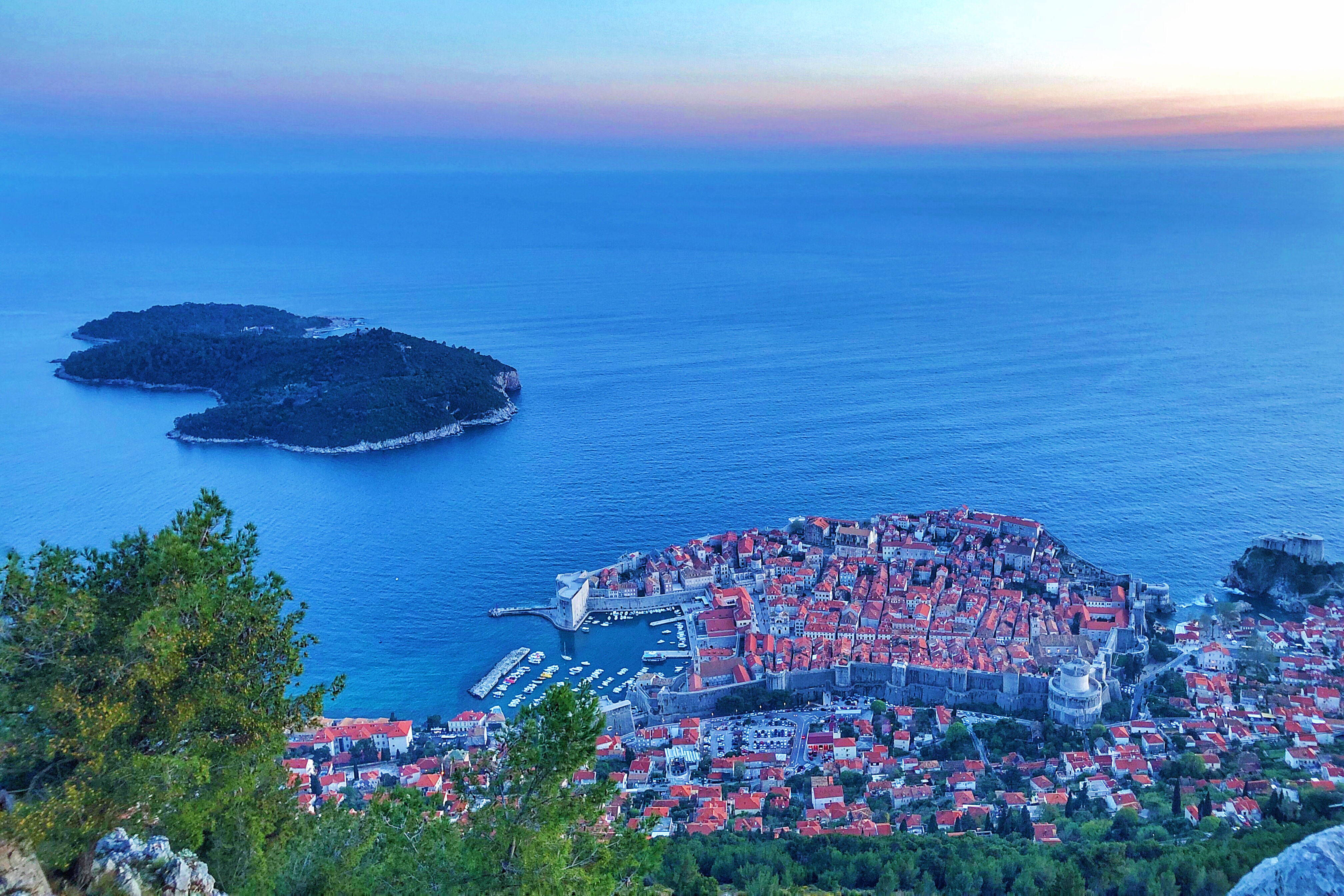 权力的游戏，捧起了世界最牛的网红城市：君临！！