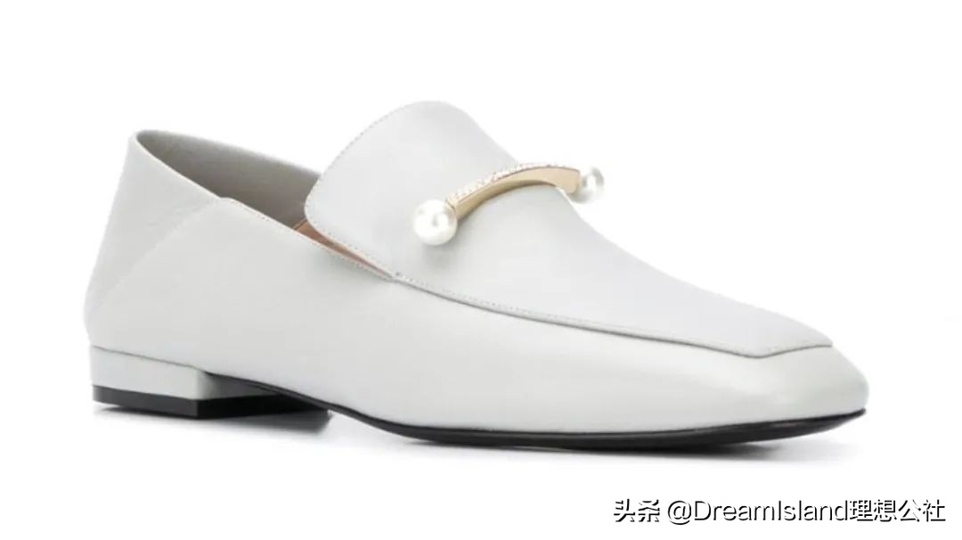 街拍白色乐福鞋,达妹街拍图文