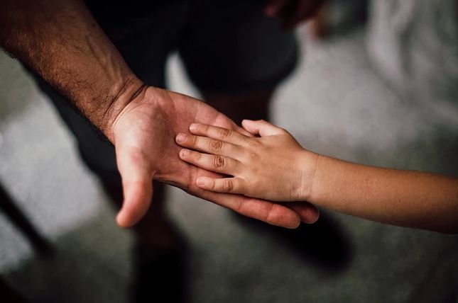 孩子害怕打针医生安慰,如何让孩子克服打针吃药的恐惧