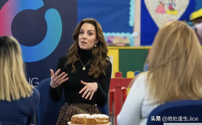 凯特参加国王加冕,凯特参加女王活动