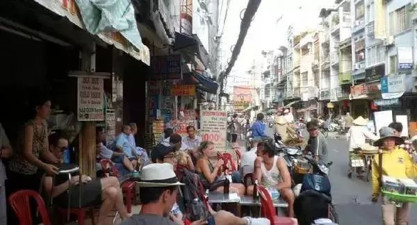 泡咖啡如何正确加炼乳,咖啡可以用炼乳拉花吗