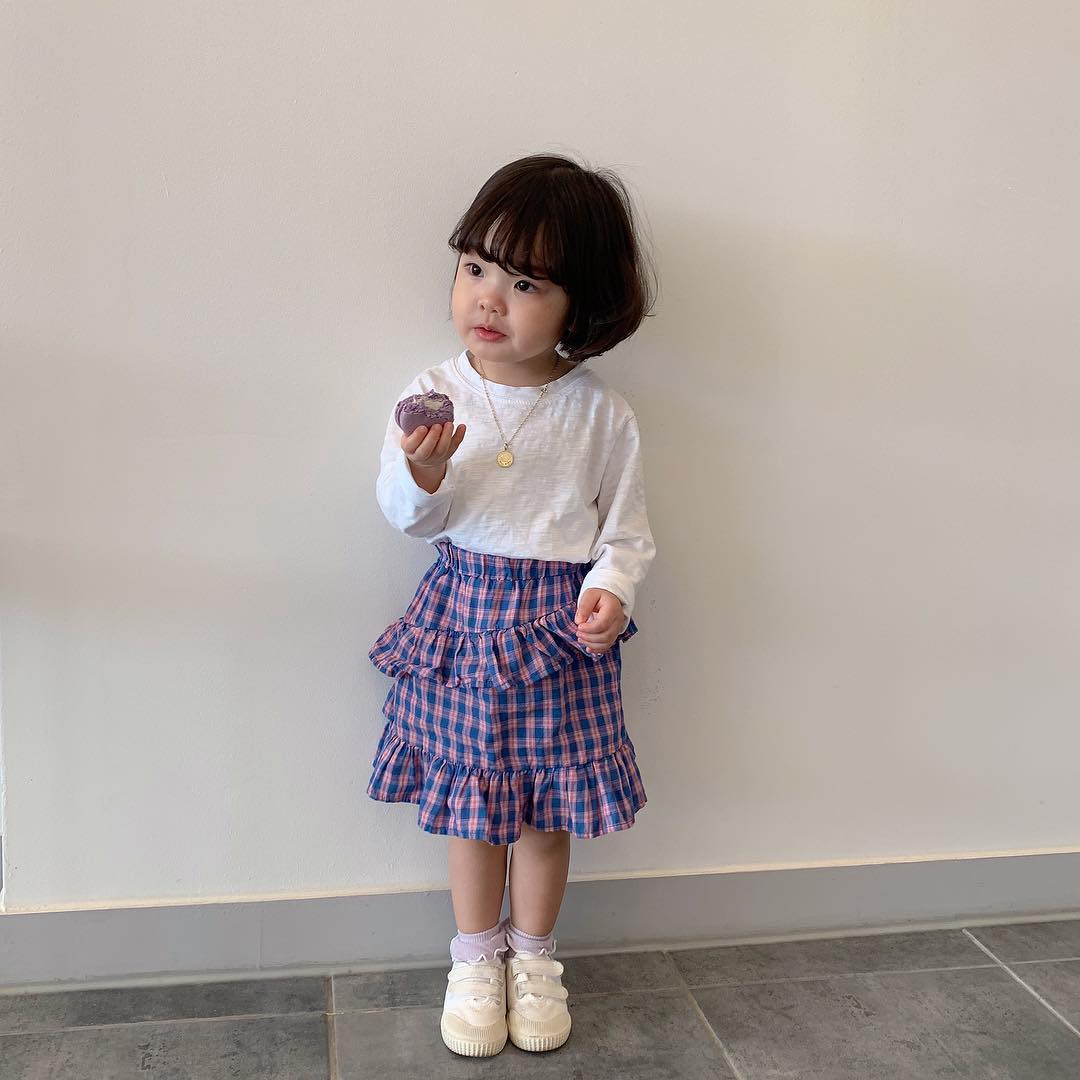 跟着韩国女主学穿搭清新又时尚,韩国中性风儿童穿搭