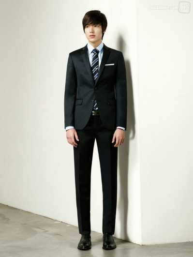 想要宝宝拥有完美的腿型,这几点家长一点要注意