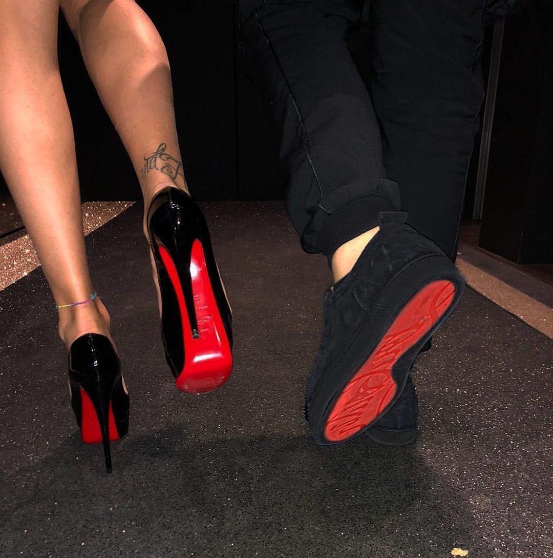 穿不腻的匡威,cl红底鞋尖头细跟高跟鞋