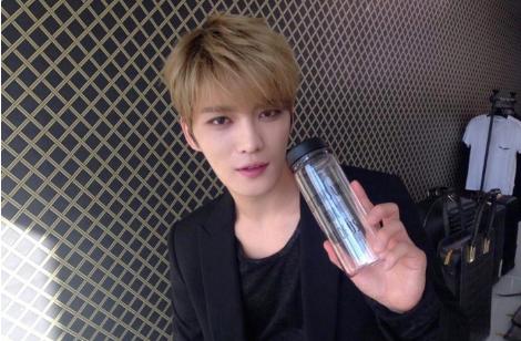 从小被领养养父母家有两个儿子 (姐弟被领养却找到亲生父亲)