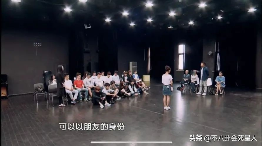 95后小花遭群嘲,95后小花琼瑶式落泪