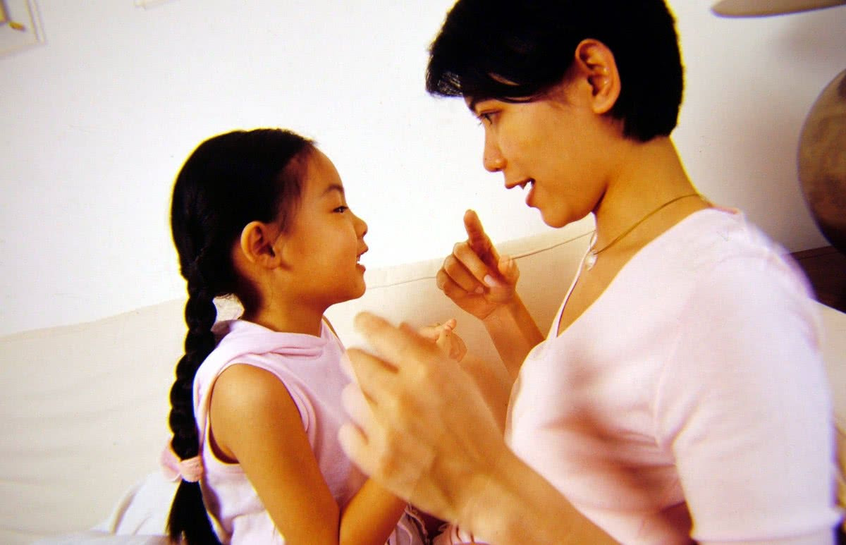 孩子早熟的十大征兆,孩子有些早熟与什么有关