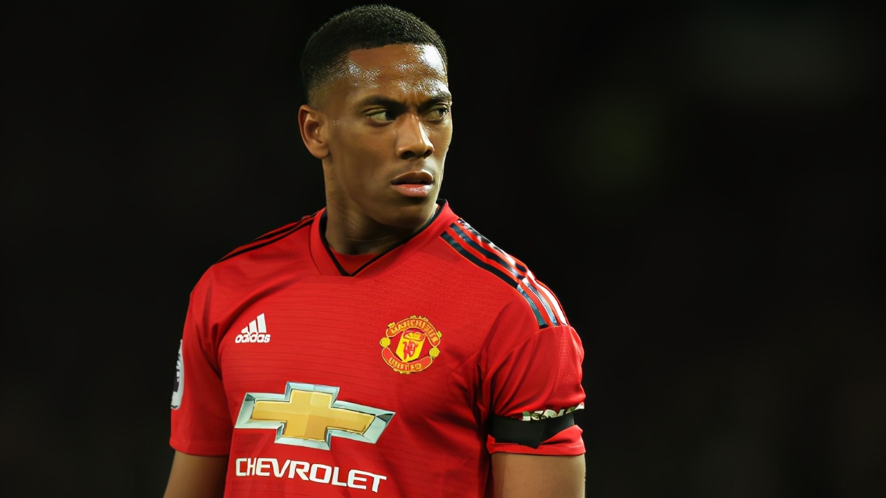 范佩西曼联高清图,马夏尔曼联生涯视频