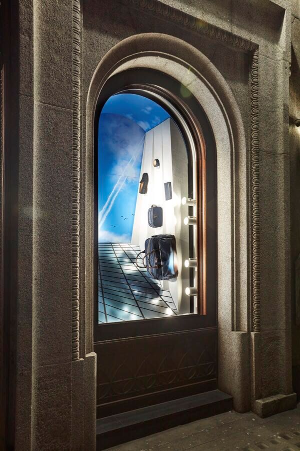 2018国际大牌春季橱窗丨店铺春色关不住，客似云来