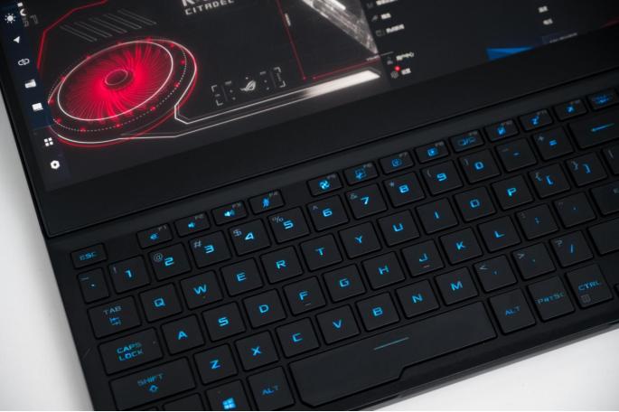 冰刃5plus双屏,rog笔记本哪款值得入手冰刃5双屏