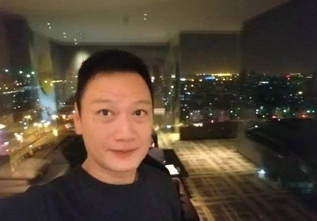 师奶杀手第一人因婚外情事业尽毁因下厨切伤手去医院打破伤风针