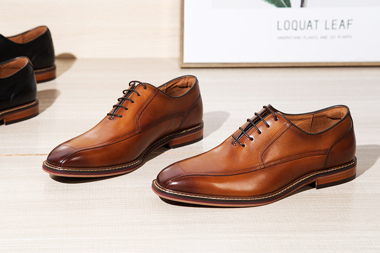 皮鞋是每个男人必备的单品,皮鞋是一个成熟男士的必备鞋