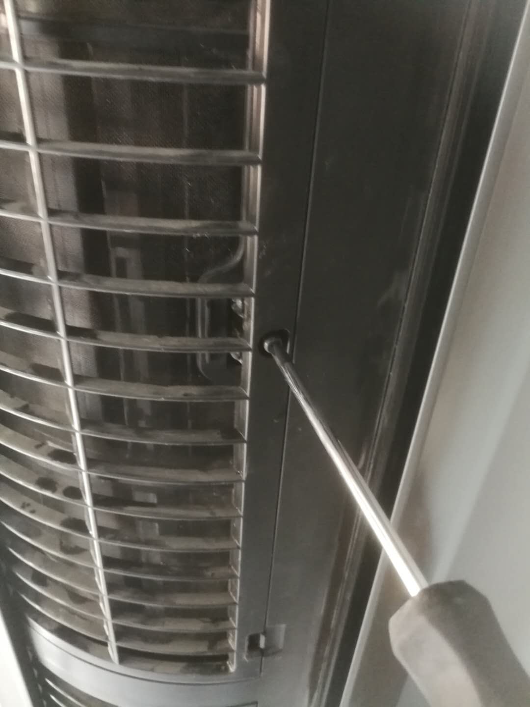 tcl立式空调怎么清洗过滤网,天丽空调过滤网怎么取下来清洗