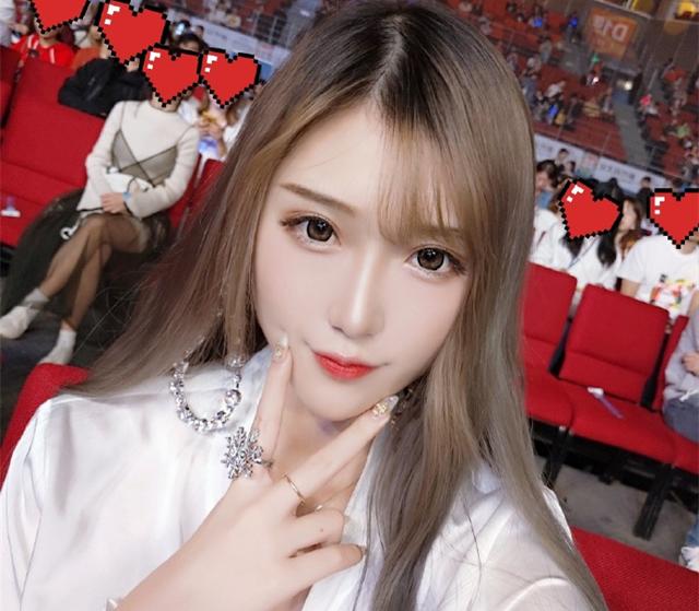 腐团儿cosplay圣诞女神,腐团儿圣诞女郎视频