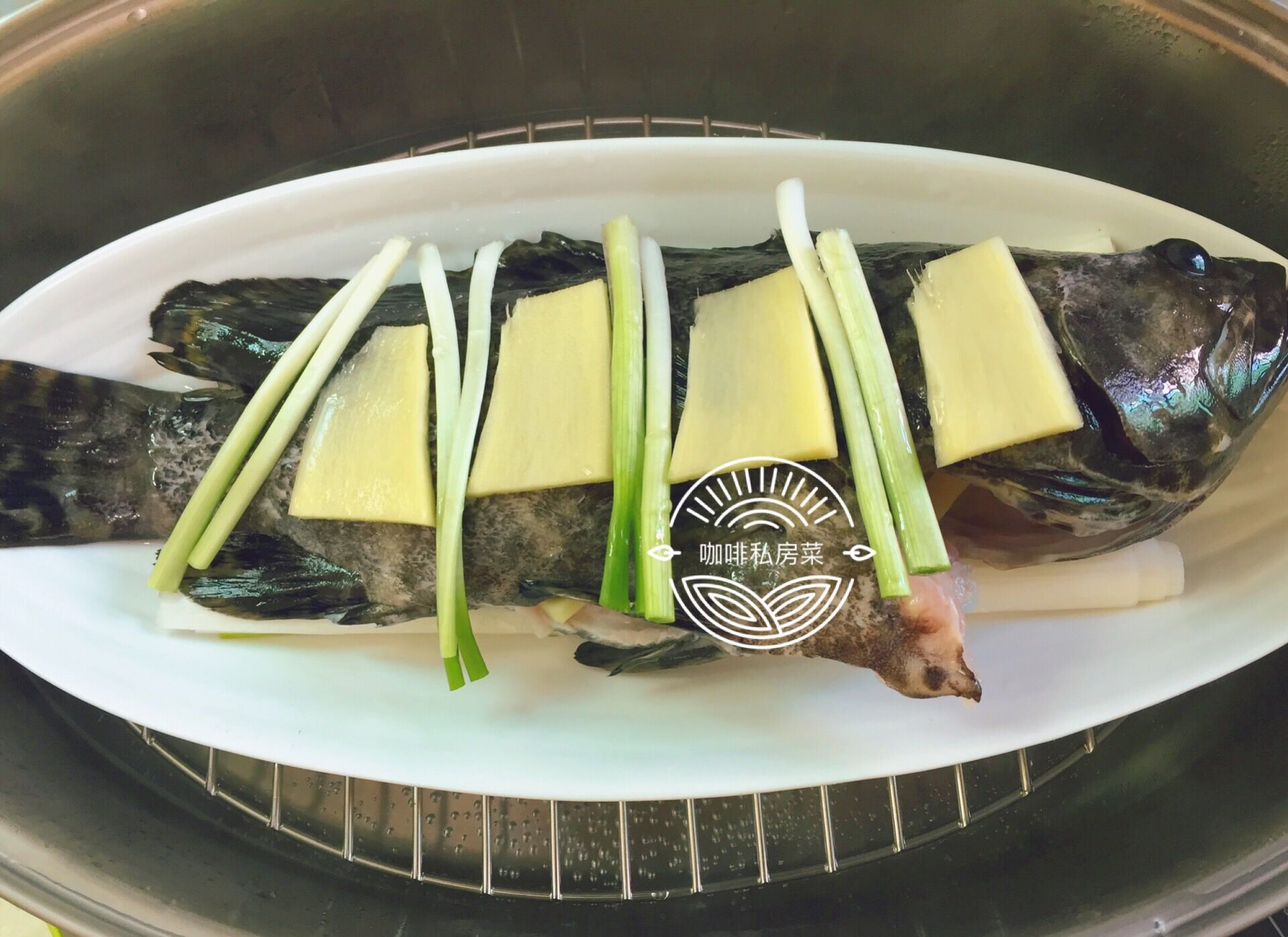 厨师长教你正宗清蒸鱼,广东五星级大厨教你做正宗清蒸鱼