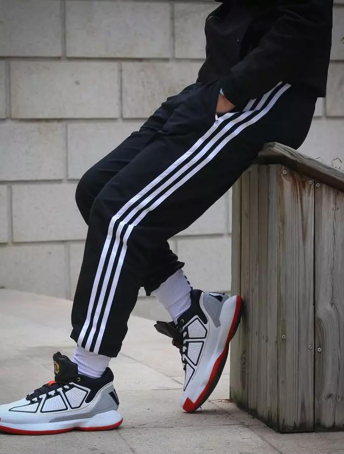 春天打球穿的运动裤，把裤脚扎进球袜里，腿粗的人也能穿