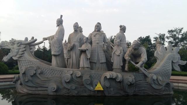 兵马俑本身的颜色是什么颜色,兵马俑在制作工艺上有什么特点