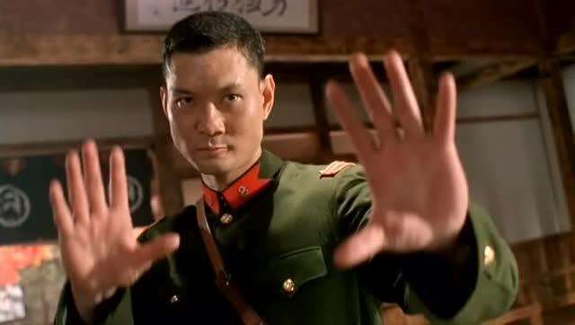 拳王周比利和吴京,太极宗师周比利踢飞吴京视频