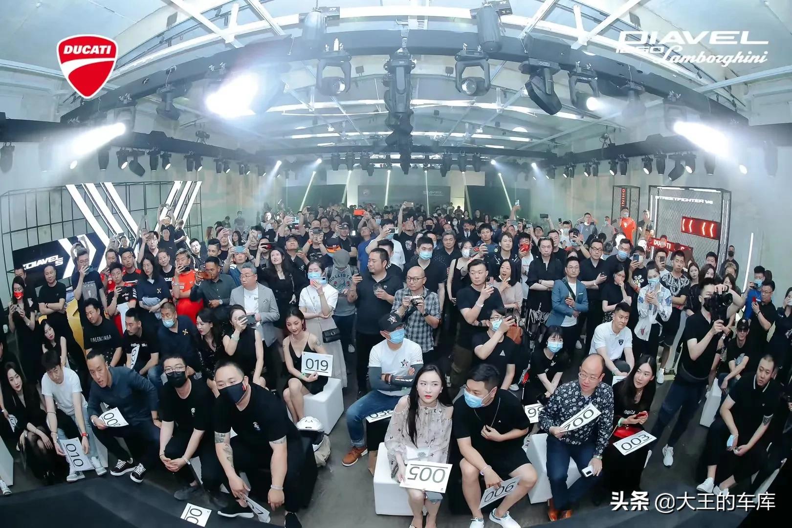 杜卡迪大魔鬼diavel兰博基尼限量版,杜卡迪大魔鬼兰博基尼限量版1260s