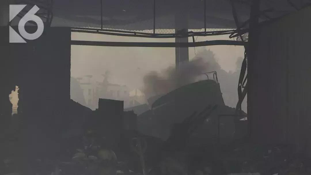 “这是我见过的最大的火…”数千平米仓库付之一炬