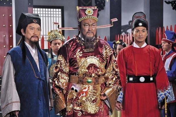 展昭何家劲：一袭红衣打造了一个经典IP，成名前后才是自己真人生