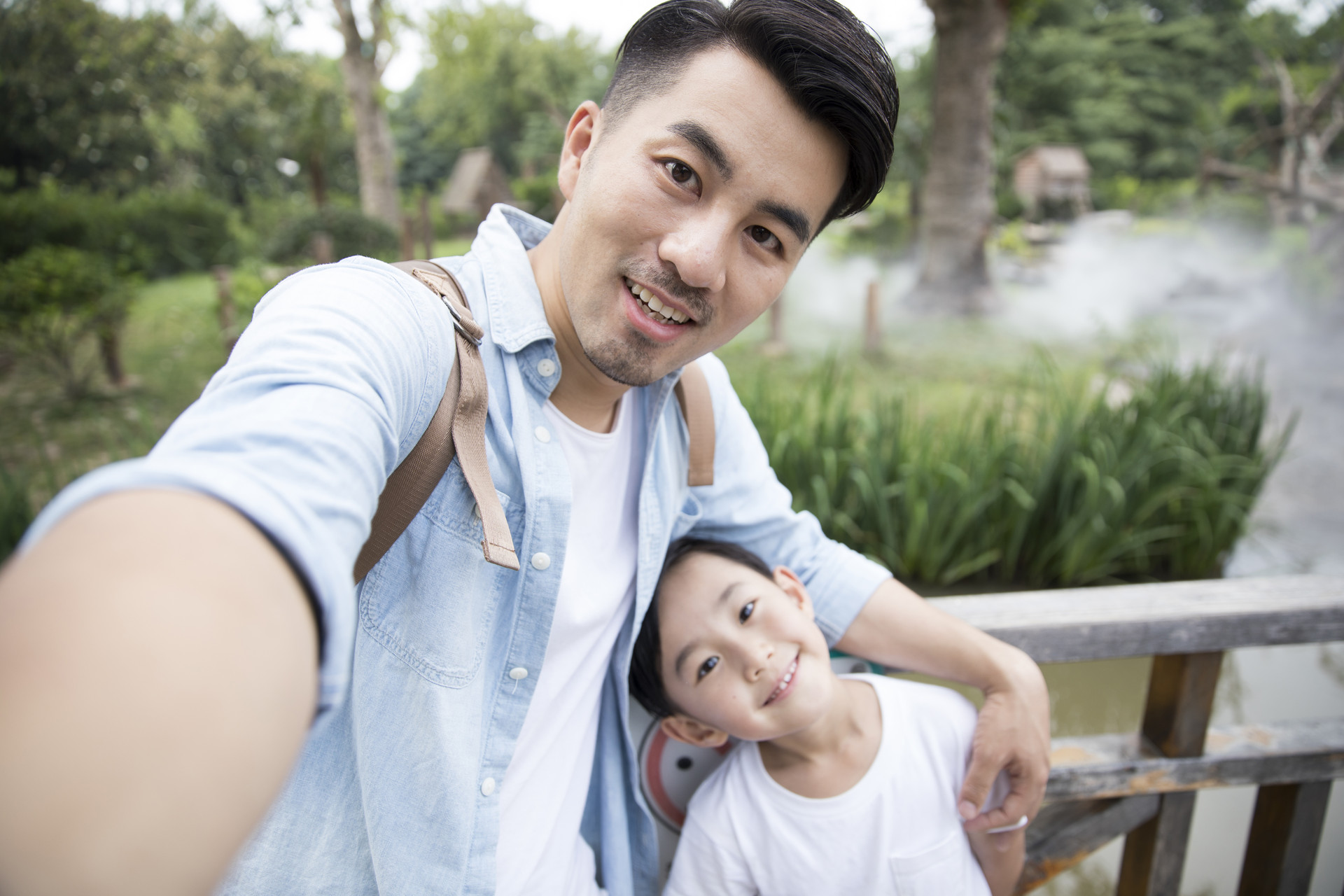 家有近视的孩子愁睡不着觉,儿童近视切勿盲目治疗