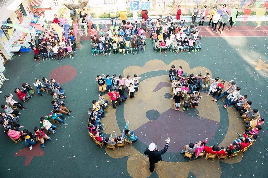 万人马拉松最美跑道激情奔跑,万人马拉松现场有多震撼