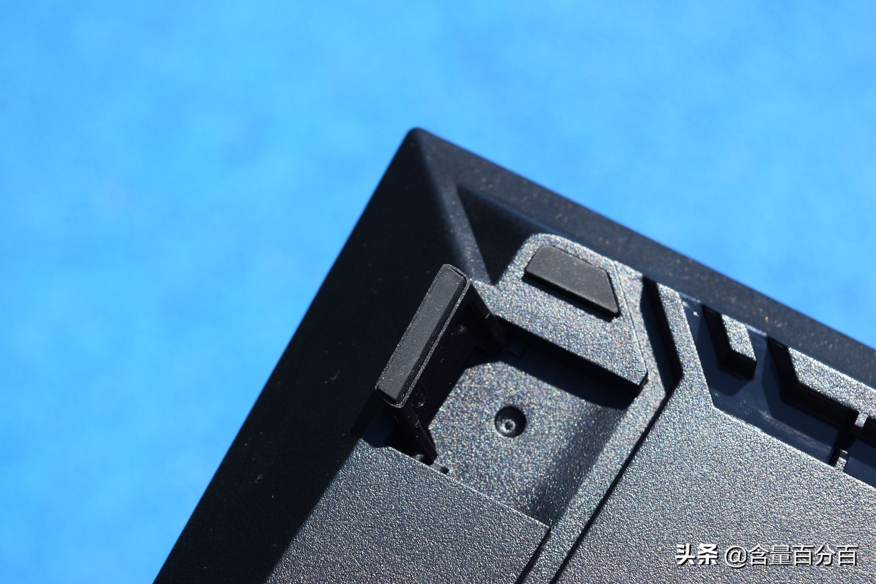 cherry红轴和ttc烈焰雪轴,技嘉机械键盘推荐