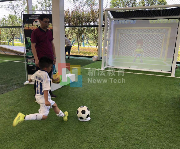 小学生足球大课间特色活动展示,趣味体育大课间