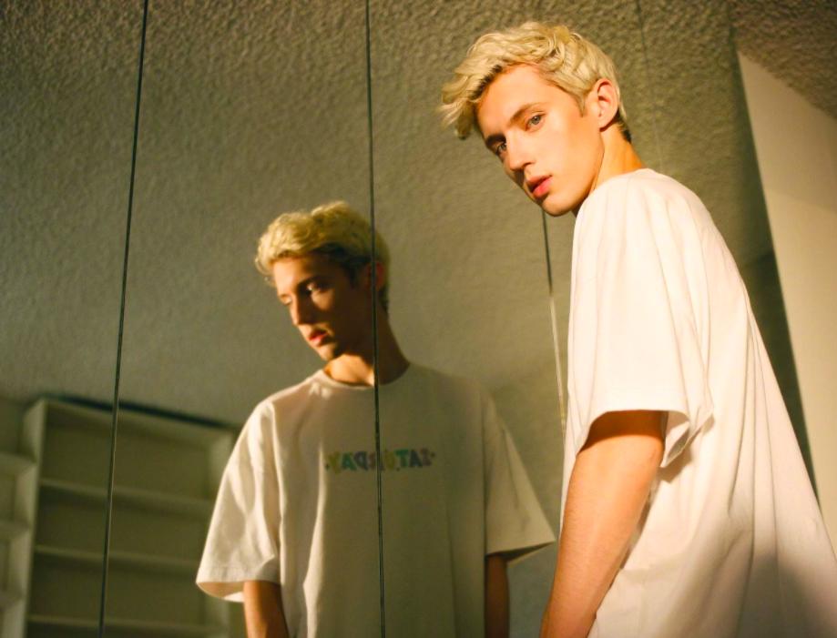 估值40亿美金？李佳琦狗狗代言的完美日记即将上市