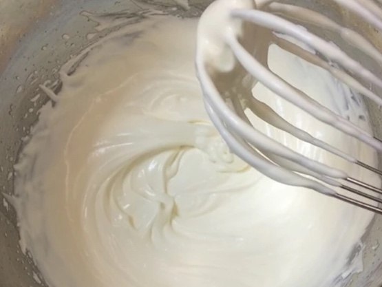 黑森林蛋糕配方教程,黑森林蛋糕如何烘焙