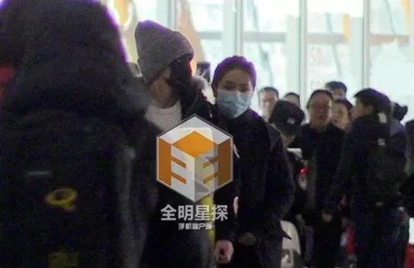 华晨宇张碧晨事件与汪峰关系,张碧晨华晨宇邓紫棋恋情如何开始