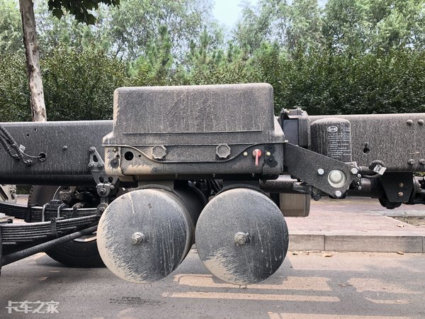 解放悍v轻量化8x2自卸车,解放悍v载货车9米6高栏