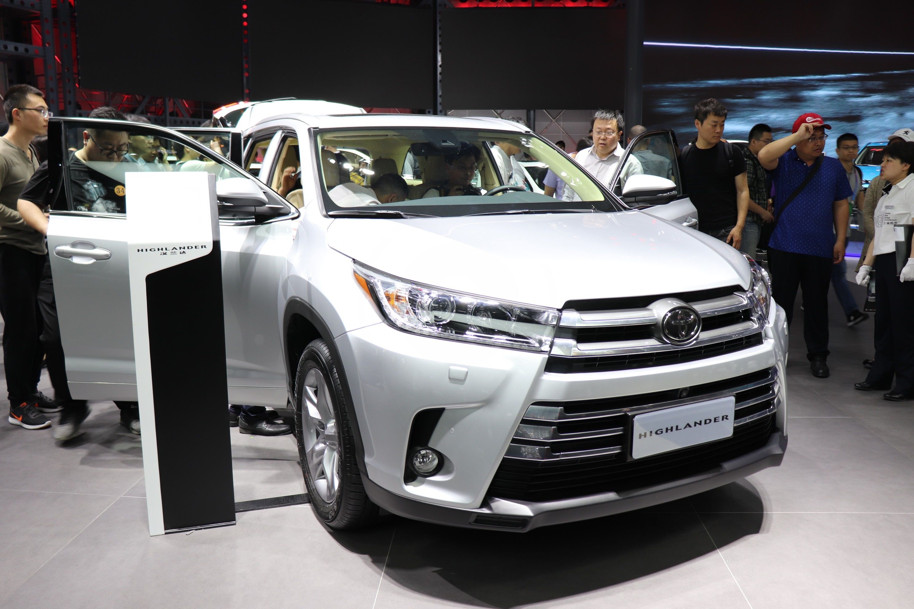 二手汉兰达和gl8哪个值得入手,汉兰达和gl8哪个开着有面子