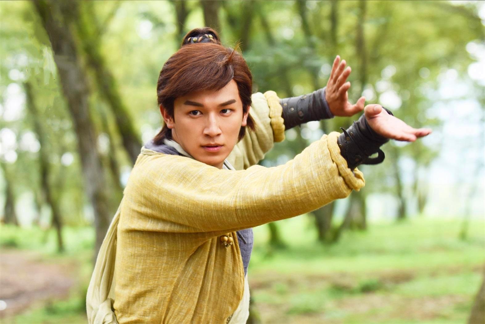 周伯通武功什么时候超过黄药师,黄药师自认为武功不如周伯通