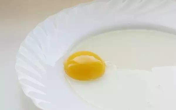 衣服被橘子汁弄脏了怎么办,新衣服沾上果汁怎么办