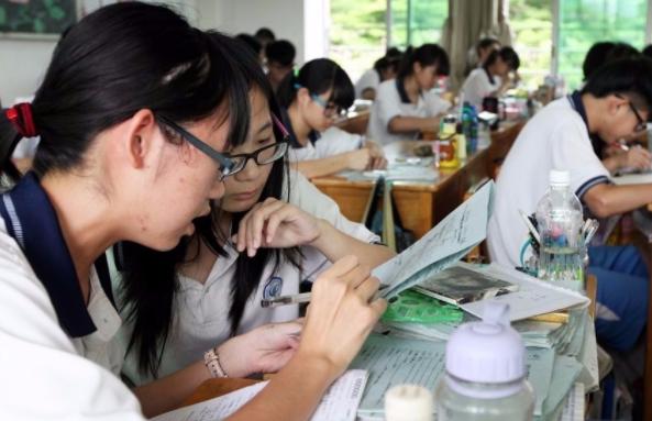 成绩刚过一本线的考生,分数刚过本科线报本科还是专科