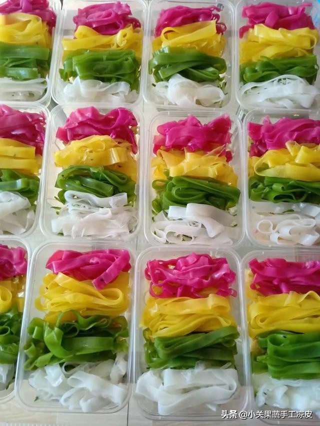 自己在家做的凉皮有面粉味,自制五彩凉皮家常做法