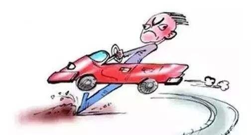 新手开车遇到急刹车怎么办,高速急刹是点刹好还是直接踩死