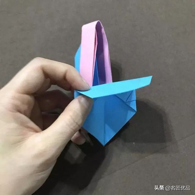 diy手工编织小花篮教程,纸杯和毛线编织的花篮详细教程