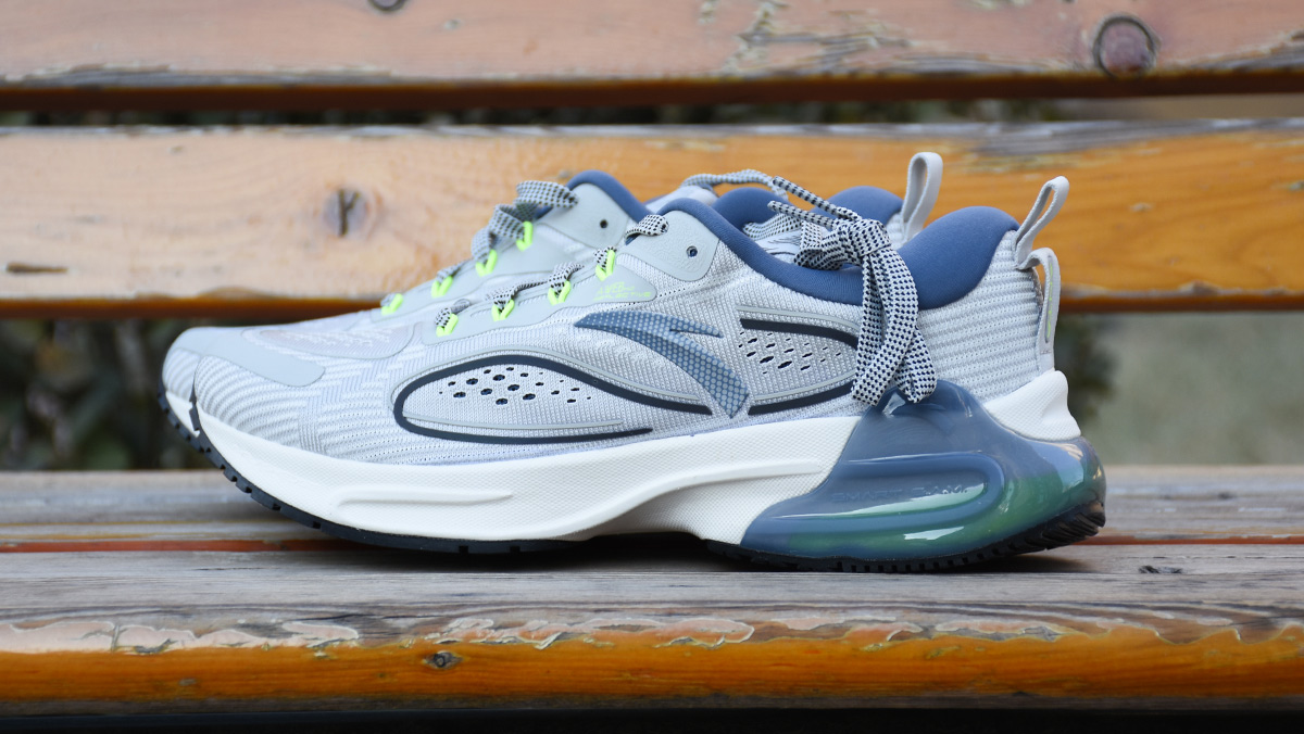 黑科技跑鞋,安踏缓震跑鞋测评