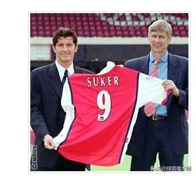 达沃苏克黄金左脚图片,达沃苏克左脚拉小提琴进球